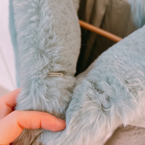 Faux fur jacket in mint blue, size S, good condition - Picture 4 of 5